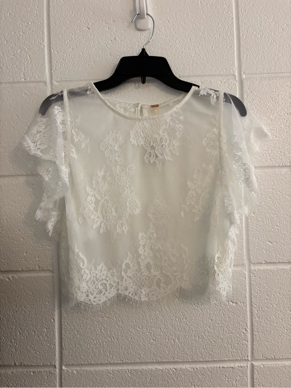 Free People Women’s White Lace Flutter Sleeve Top S
